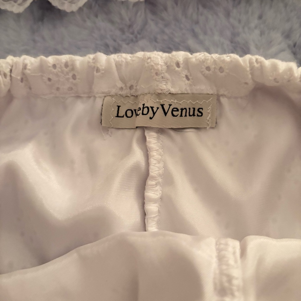 Loreby Venus White Skirt and Shorts Set - Picture 3 of 3